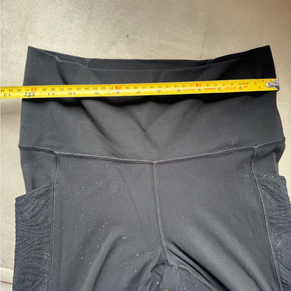 Athleta Black Salutation Stash B Lace Legging 7/8 Length - Picture 5 of 10